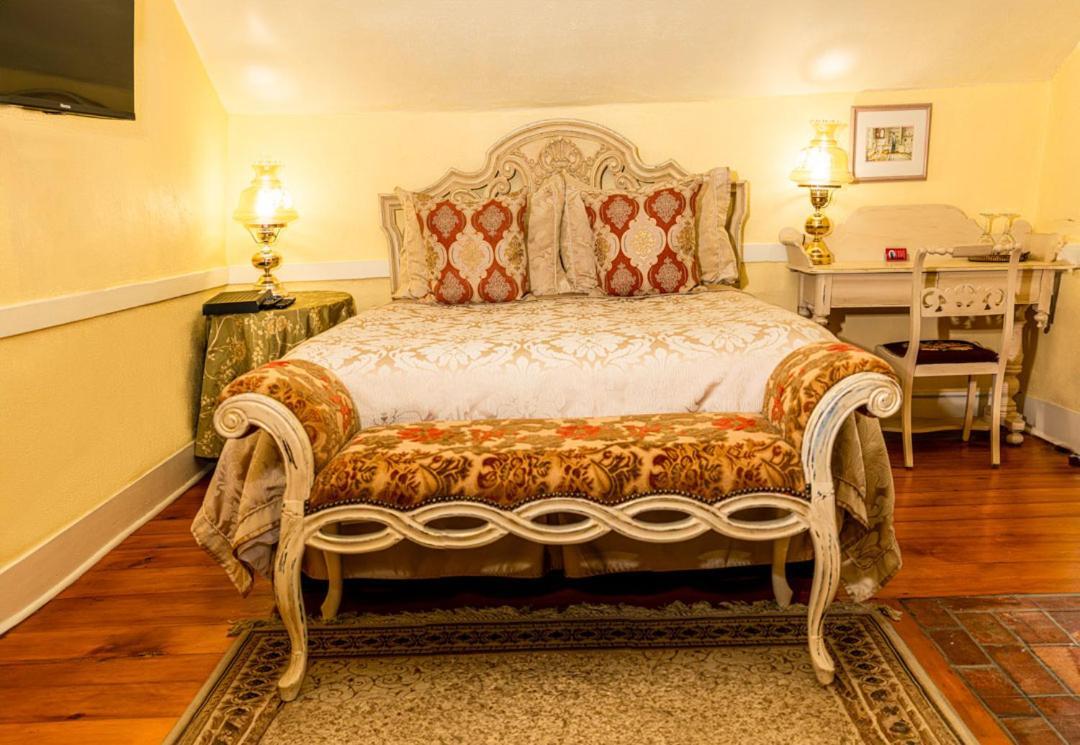 Bed and Breakfast Historic Wilson-Guy House Niagara-on-the-Lake Exterior foto