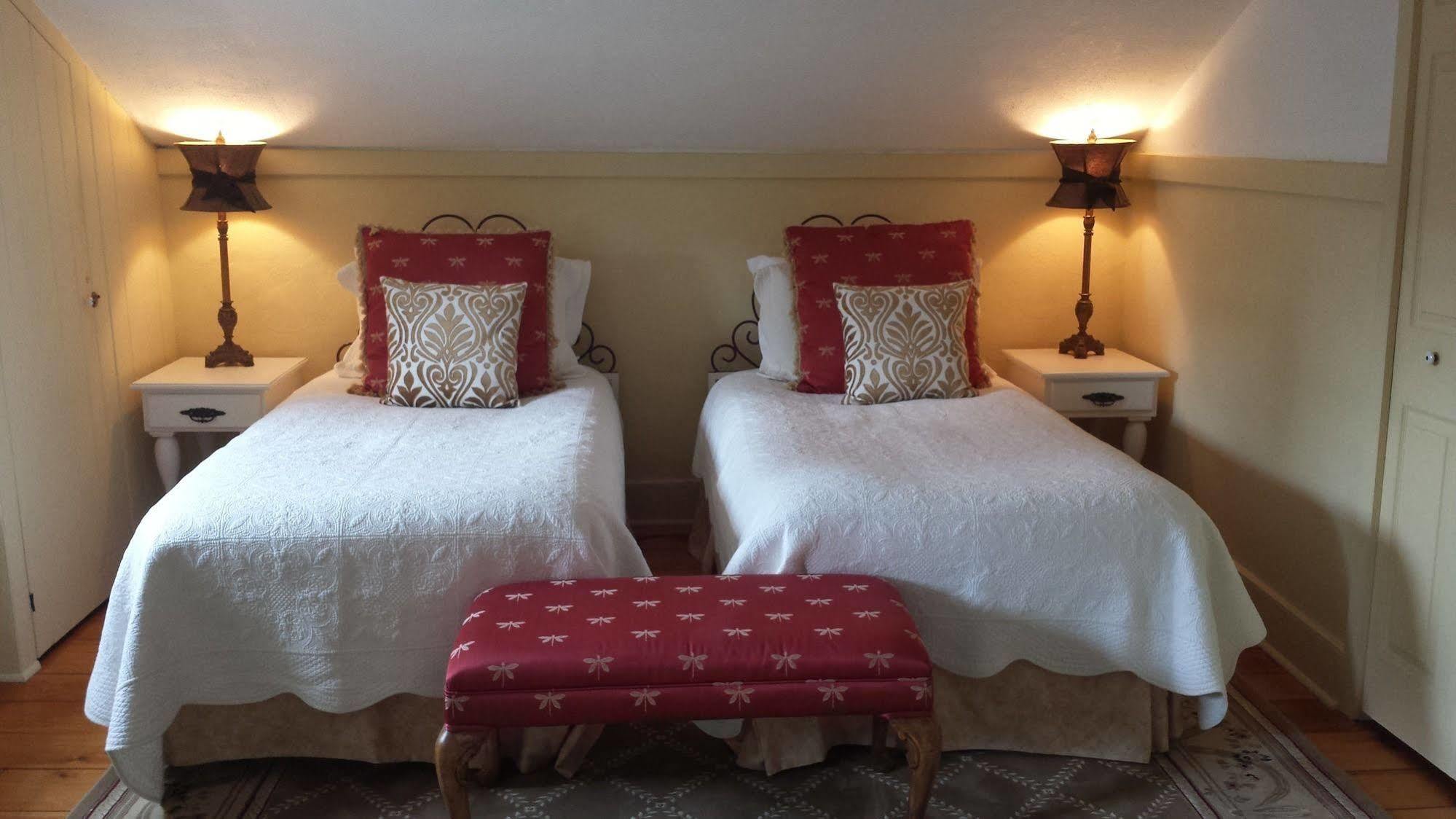 Bed and Breakfast Historic Wilson-Guy House Niagara-on-the-Lake Exterior foto