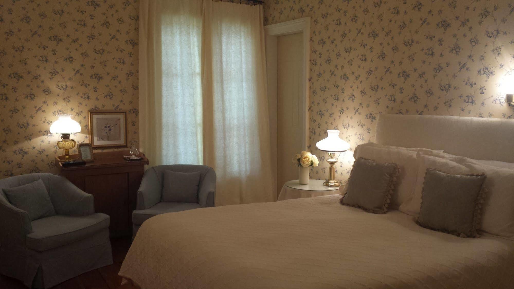 Bed and Breakfast Historic Wilson-Guy House Niagara-on-the-Lake Exterior foto